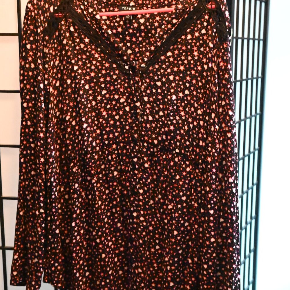 TORRID Emma Babydoll Top W/ Star and Heart Print
